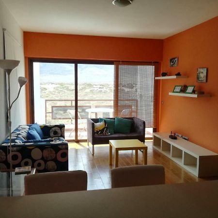 Surfhouse Hostel Famara Caleta De Famara 외부 사진