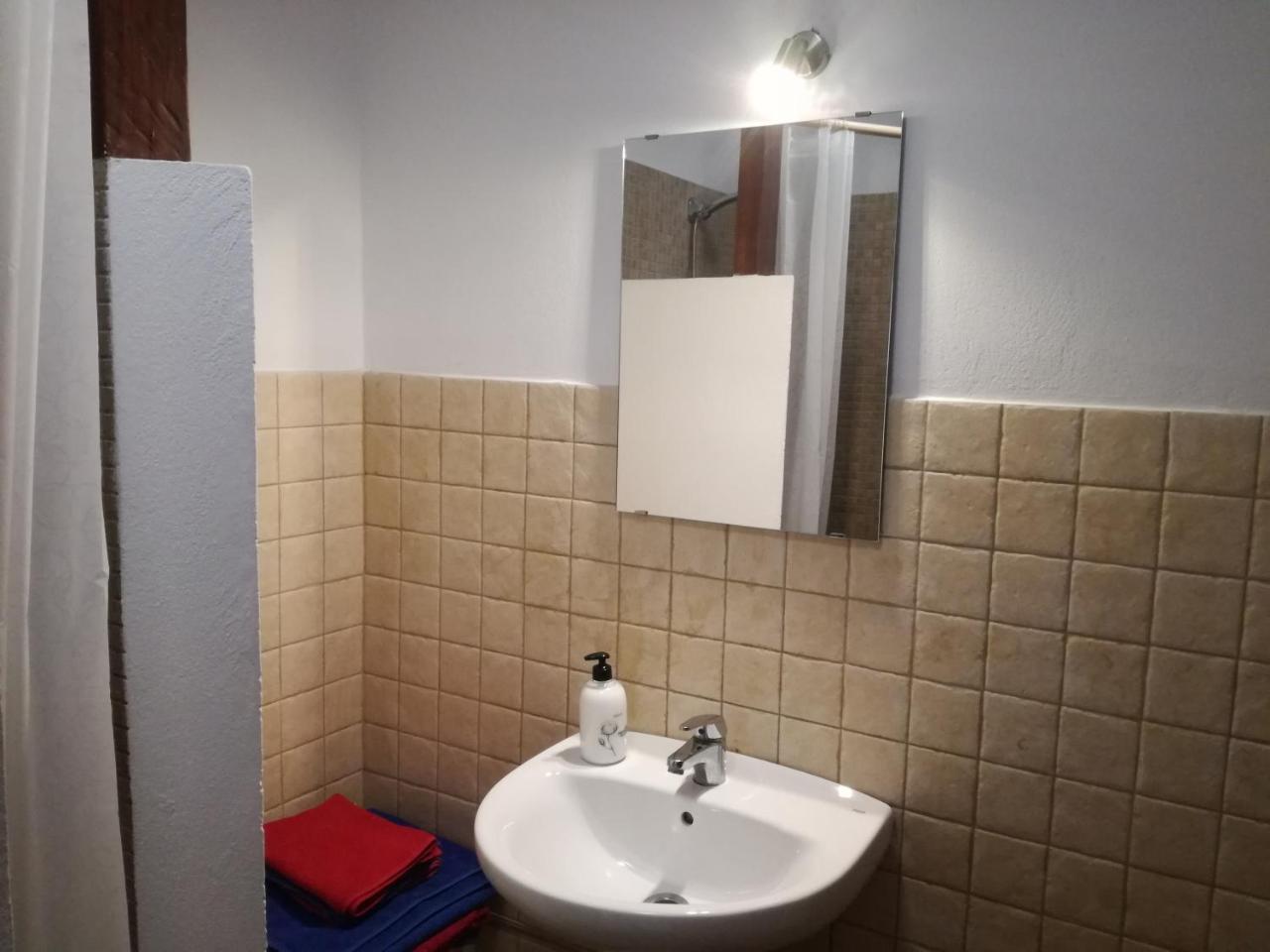 Surfhouse Hostel Famara Caleta De Famara 외부 사진