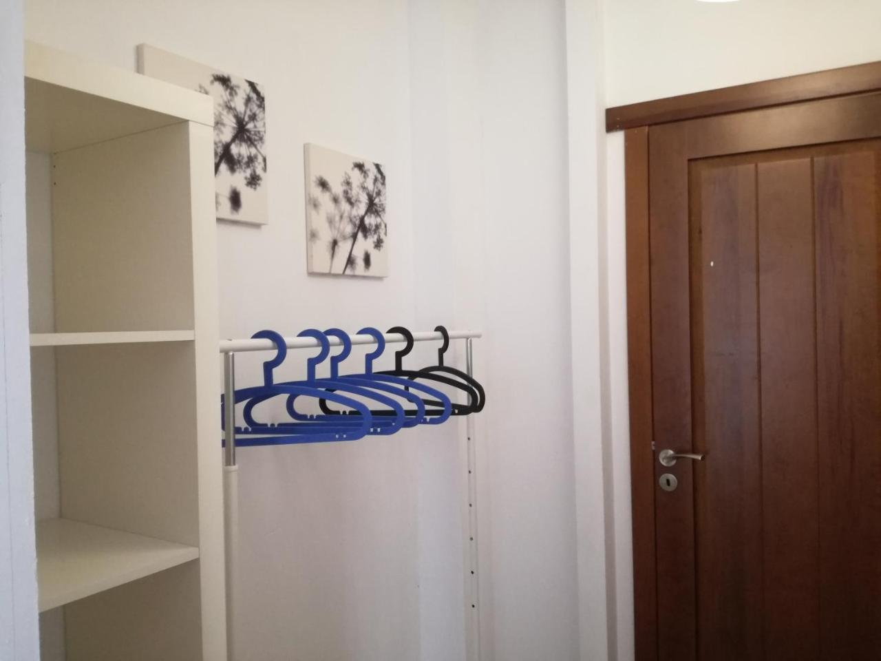 Surfhouse Hostel Famara Caleta De Famara 외부 사진