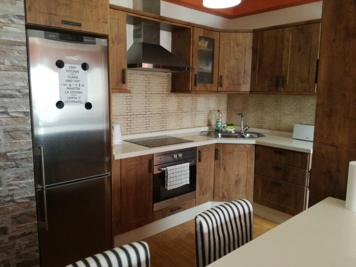 Surfhouse Hostel Famara Caleta De Famara 외부 사진