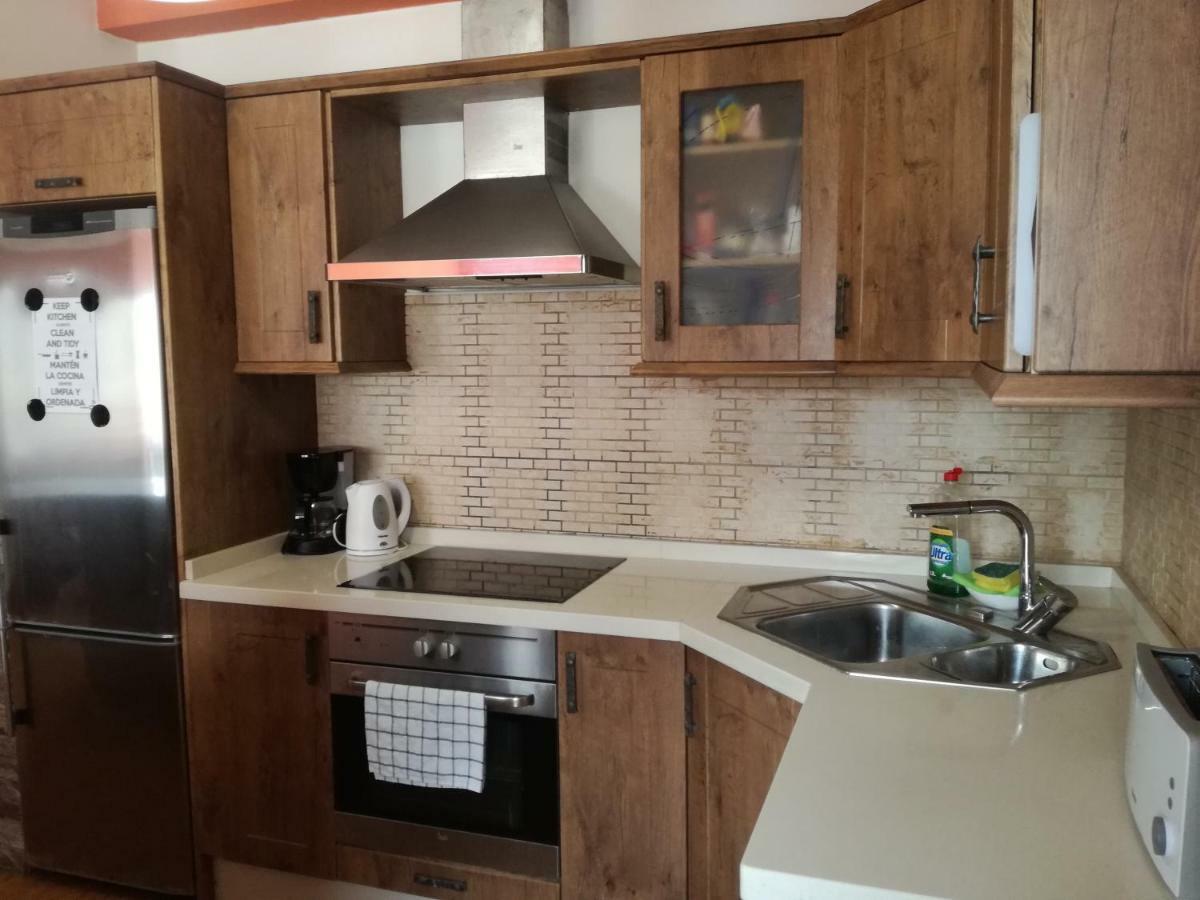 Surfhouse Hostel Famara Caleta De Famara 외부 사진